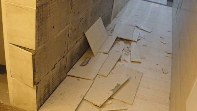 什么原因造成瓷磚松動(dòng)？