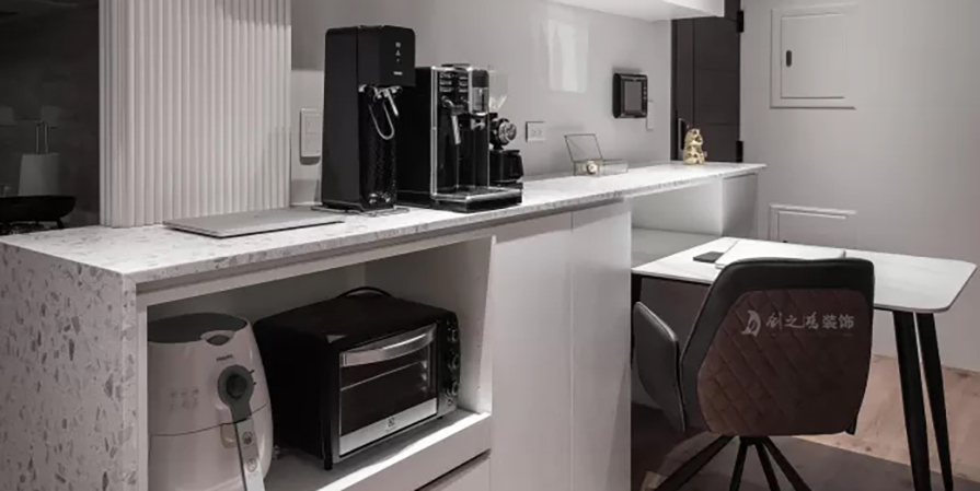 東北角藝術公寓102㎡現(xiàn)代簡約風格三居室裝修案例