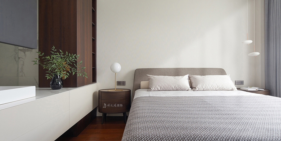 中儲城邦156㎡現(xiàn)代風格下疊別墅裝修案例