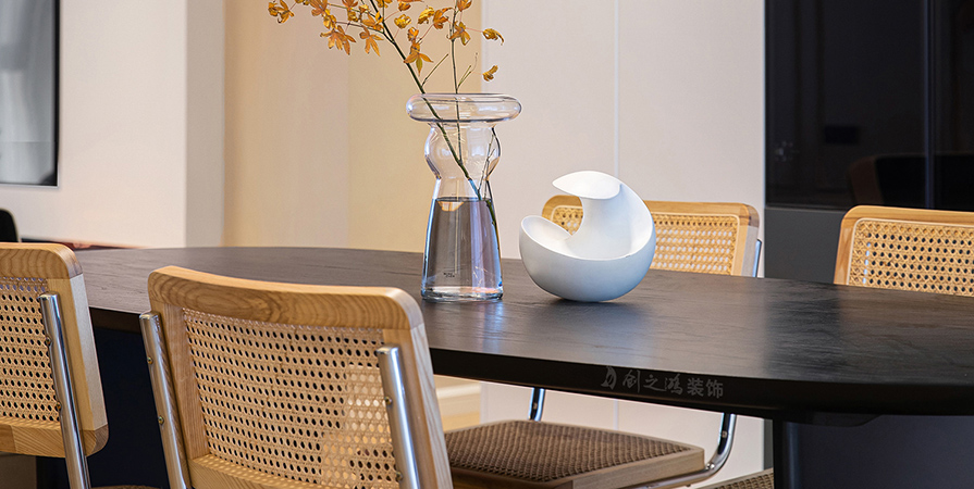 中交·城東春曉106㎡現(xiàn)代風(fēng)格三居室裝修案例