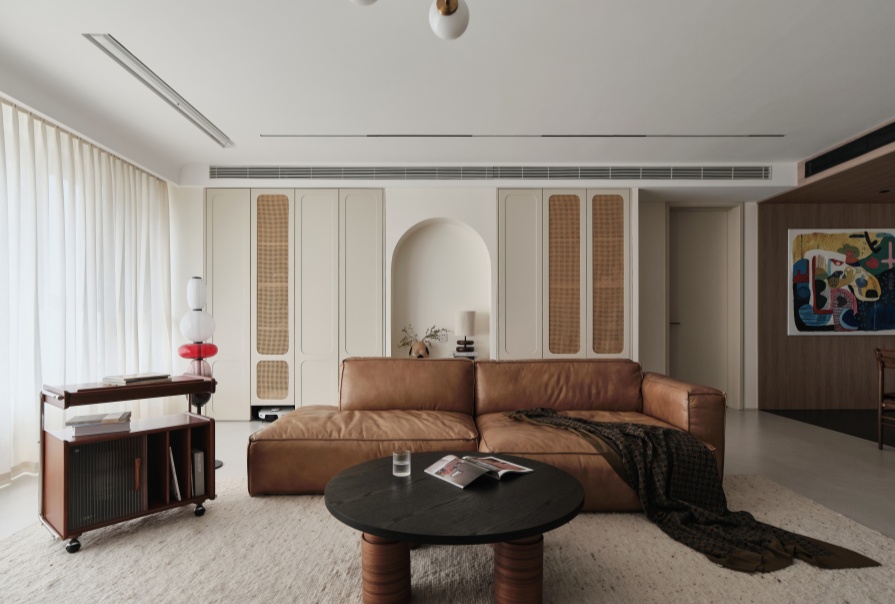 綠城·曉月晴川132㎡輕法式風格三居室裝修案例